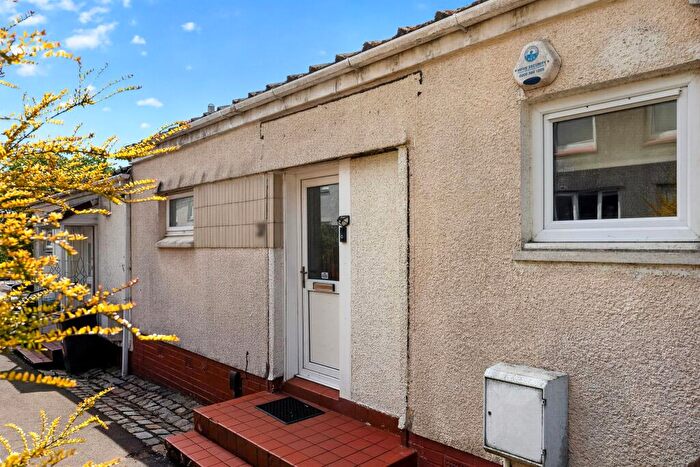 3 Bedroom Terraced House For Sale In Hamilton Drive, Erskine, PA8