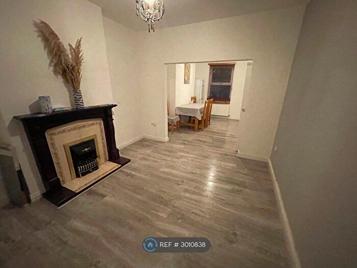 2 Bedroom Terraced House To Rent In Stockport Road, Stockport, SK3