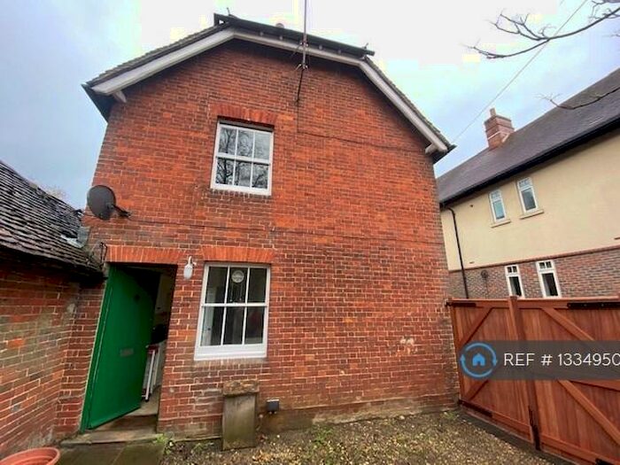 3 Bedroom Detached House To Rent In Snowdenham Lane, Guildford, GU5