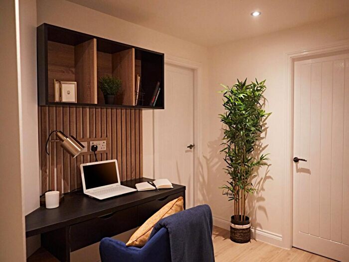 Apartment To Rent In Apt, The Headrow #, LS1