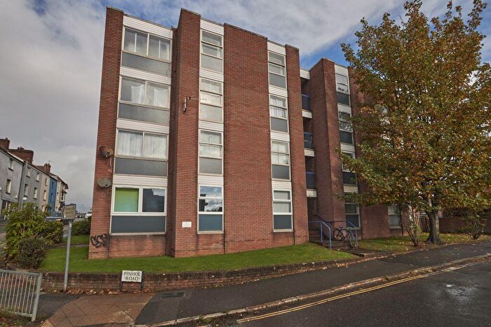 2 Bedroom Flat For Sale In Pinhoe Road, Exeter, EX4