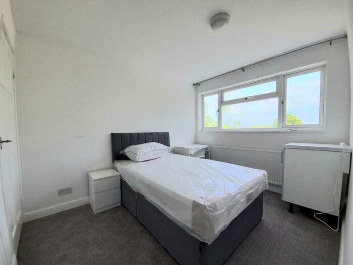 Terraced House To Rent In Downs Barn, Milton Keynes, MK14