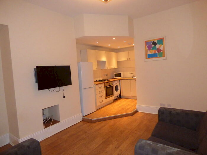 2 Bedroom Apartment To Rent In Warton Terrace, Heaton, NE6