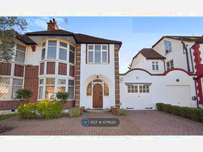 4 Bedroom Semi-Detached House To Rent In East Finchley, London, N2