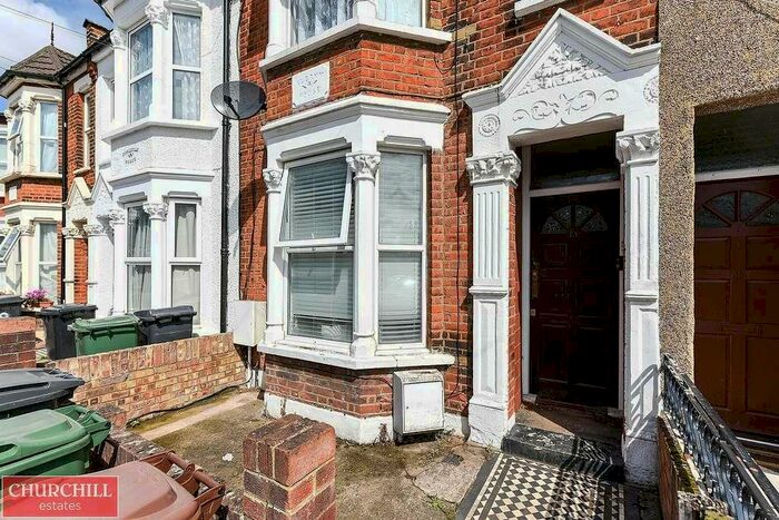 2 Bedroom Flat To Rent In Tavistock Avenue, London, E17