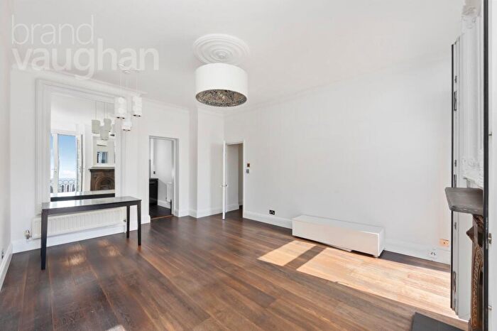 1 Bedroom Flat For Sale In Devonshire Place, Brighton, East Sussex, BN2