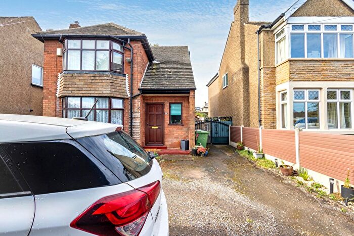 3 Bedroom Detached House For Sale In Ring Road, Halton, Leeds, LS15