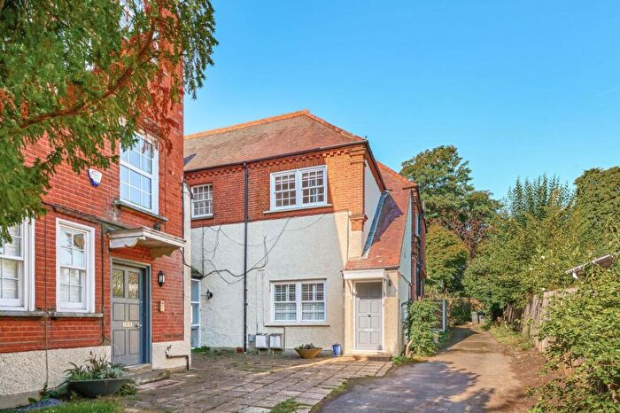 2 Bedroom Flat For Sale In Manor Park, Chislehurst, Kent, BR7