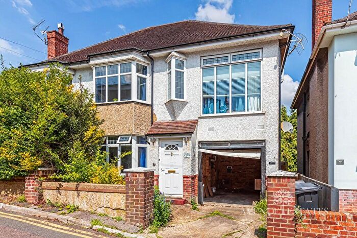 3 Bedroom Flat For Sale In Wharfdale Road, Bournemouth, Dorset, BH4