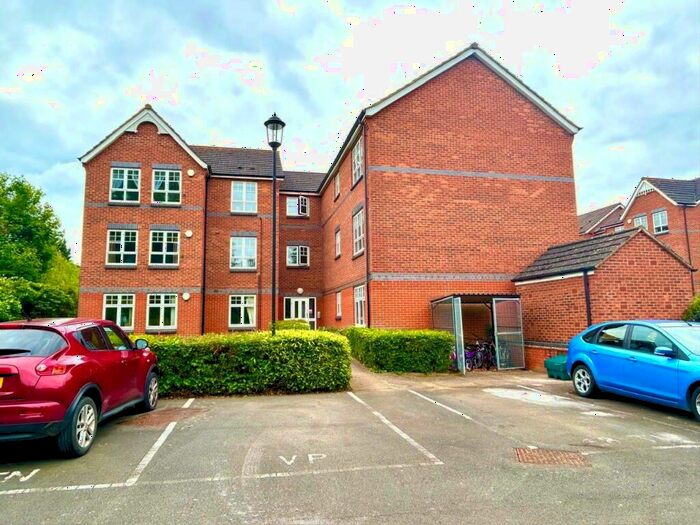 3 Bedroom Flat To Rent In The Nurseries, Cliftonville, Northampton, NN1