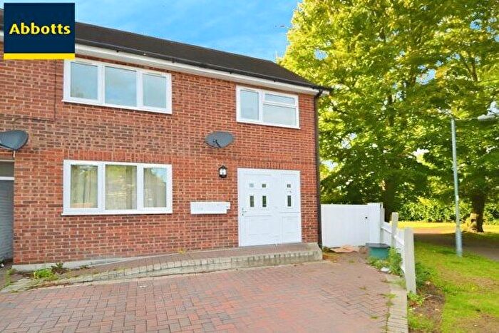 2 Bedroom Flat To Rent In Cumberland Crescent, Chelmsford, CM1