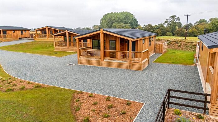 2 Bedroom Lodge For Sale In Barton Street, Laceby, DN37