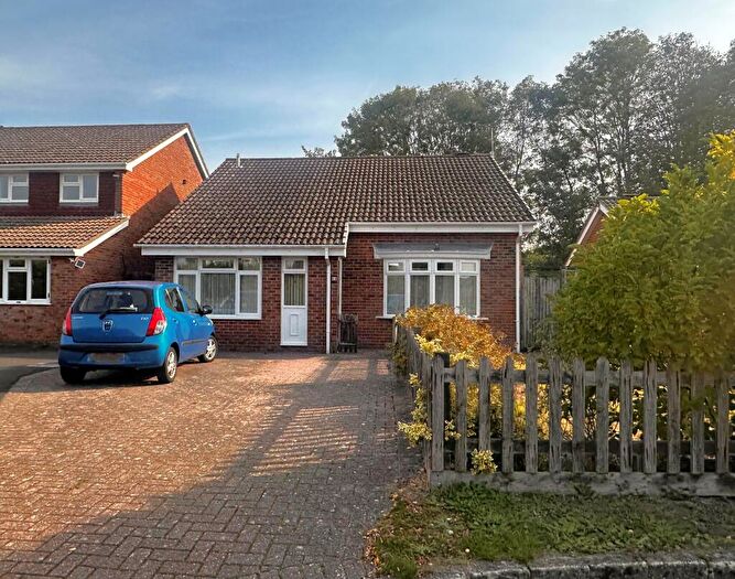 3 Bedroom Bungalow For Sale In The Warren, Holbury, SO45