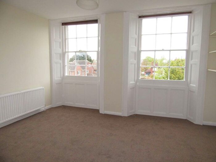 1 Bedroom Flat To Rent In Victoria Park Road, Exeter, EX2