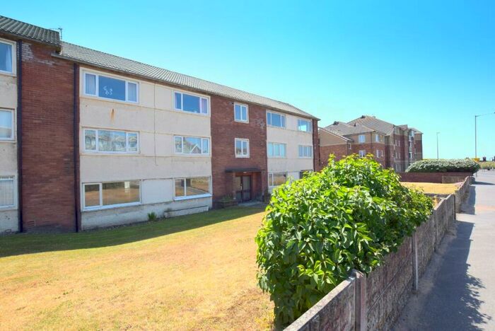 2 Bedroom Flat To Rent In New Road, Lytham St. Annes, FY8