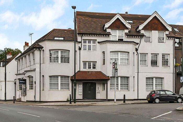 1 Bedroom Flat To Rent In High Street, Hampton, TW12
