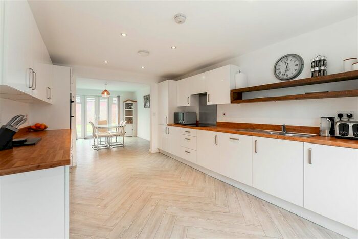 4 Bedroom Detached House For Sale In Nelsons Way, Stockton, Southam, CV47