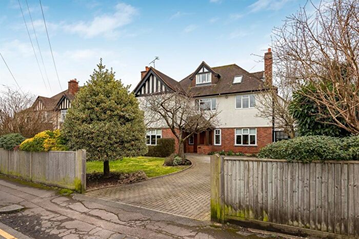 6 Bedroom Detached House For Sale In Highmoor Road, Caversham, Reading, RG4
