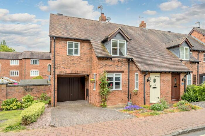 3 Bedroom End Of Terrace House For Sale In Friars Street, Bridgnorth, WV16
