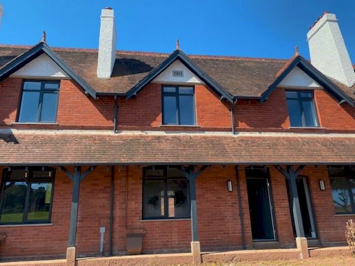 2 Bedroom Cottage To Rent In Stanbury Row, Alphington, EX2