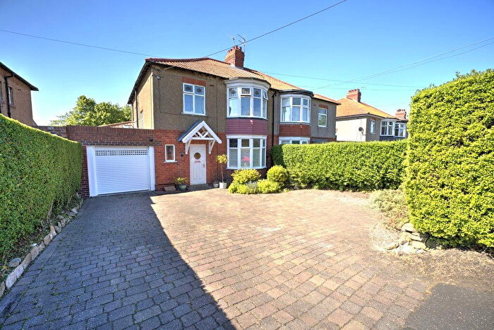 4 Bedroom Semi-Detached House For Sale In Fellside Road, Whickham, NE16