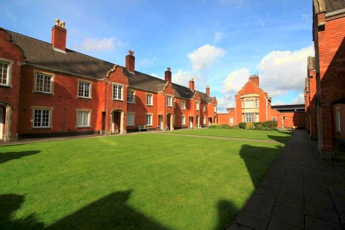 1 Bedroom Apartment To Rent In Garden Court, - Ladywood Middleway, Birmingham, B16