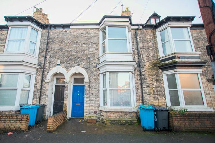 2 Bedroom Flat To Rent In Adderbury Grove, Hull, HU5