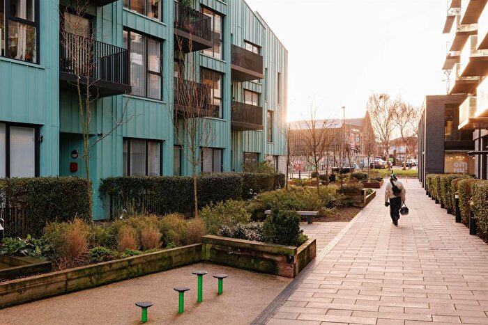 2 Bedroom Flat For Sale In Bundocks Walk, Fish Island, E3