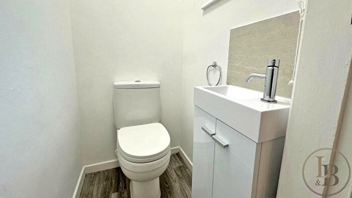 3 Bedroom Terraced House For Sale In Thorneywood Rise, Nottingham, NG3