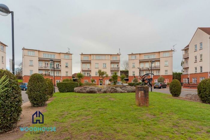 1 Bedroom Flat To Rent In Magdalene Gardens, London, N20