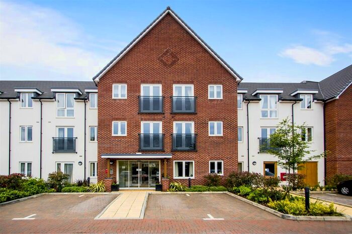 2 Bedroom Flat For Sale In Whyburn Court, Nottingham Road, Hucknall, Nottingham, NG15