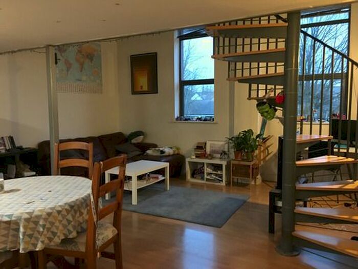 2 Bedroom Flat To Rent In Dickenson, Rusholme, M14