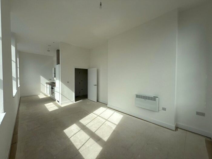 1 Bedroom Apartment For Sale In Hempshaw Lane, Offerton, Stockport, SK2