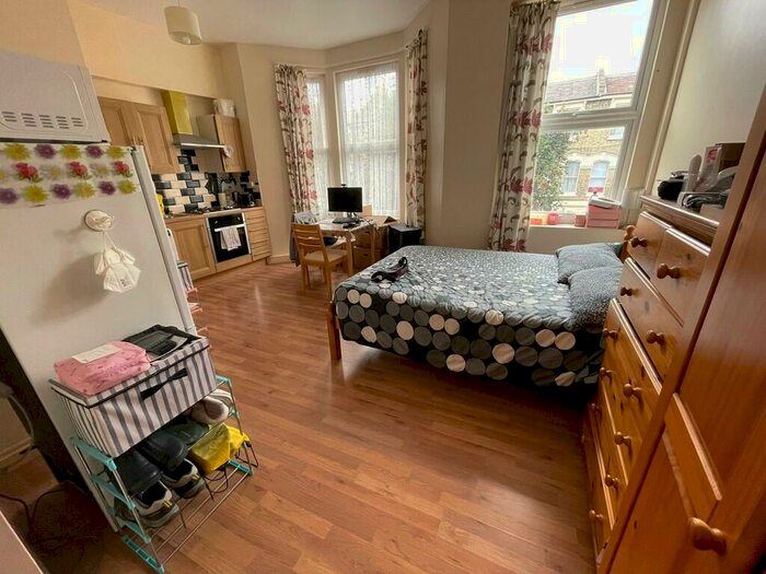 Studio To Rent In Tabley Road, London, N7