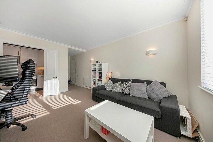 1 Bedroom Flat To Rent In Prospect Quay, Point Pleasant, London, SW18