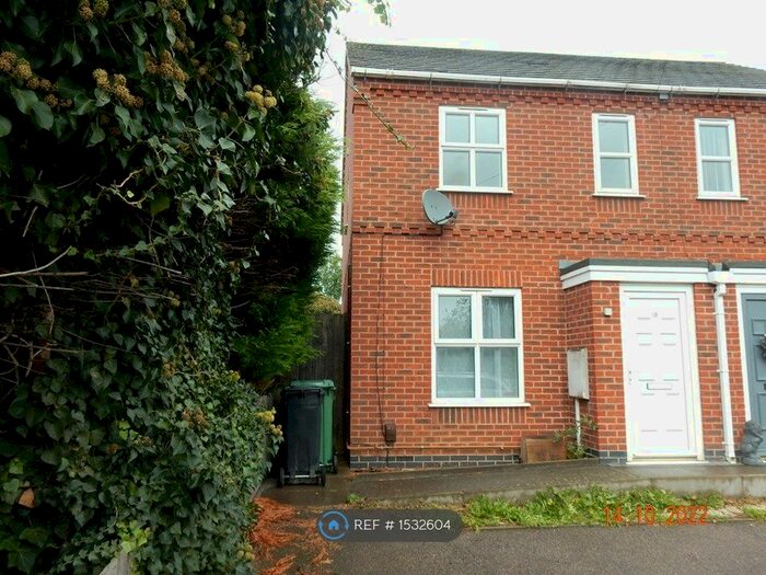 2 Bedroom Semi-Detached House To Rent In St. Thomas Road, Wigston, LE18