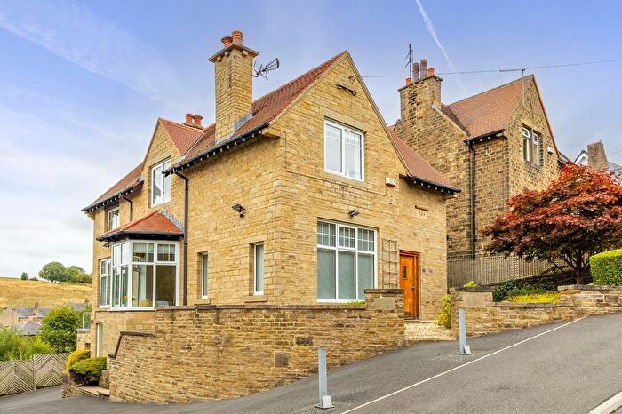 4 Bedroom Detached House For Sale In Ladyhouse Lane, Huddersfield, HD4