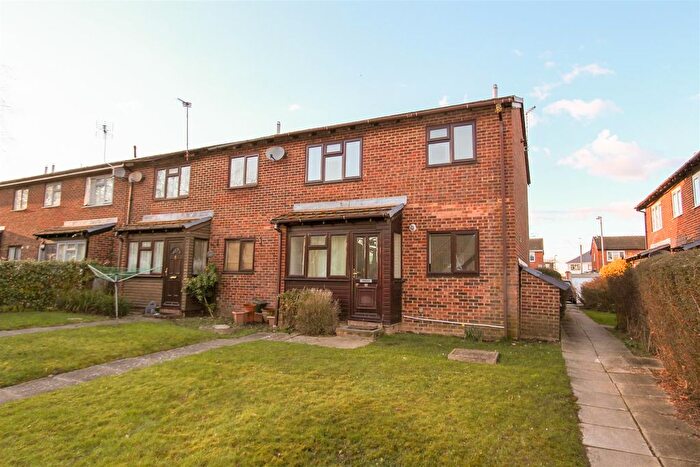 1 Bedroom Terraced House To Rent In Acorn Grove, Ruislip, HA4