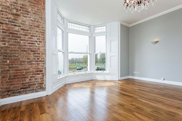 2 Bedroom Apartment To Rent In Clarence Parade, Southsea, PO5