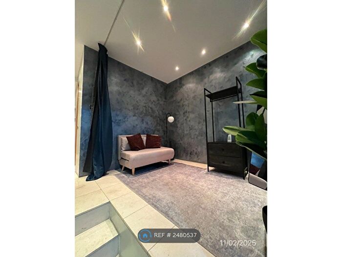 4 Bedroom Terraced House To Rent In Golden Lane, London, EC1Y