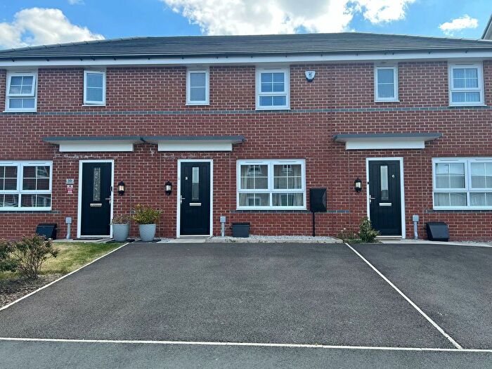 3 Bedroom Semi-Detached House To Rent In Ludworth Close, Cheshire, Greater Manchester, SK14