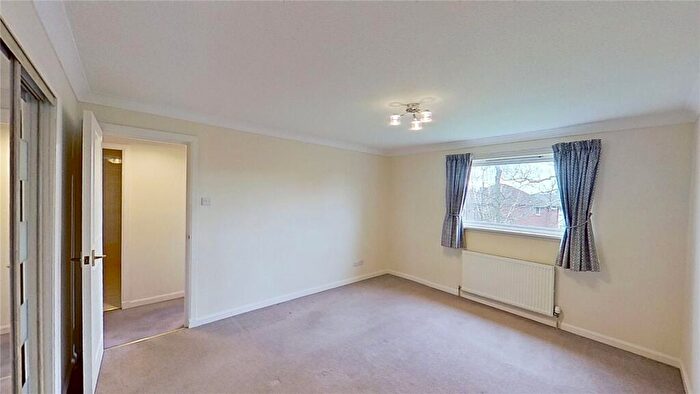 2 Bedroom Flat To Rent In Caithness Place, Edinburgh, EH5