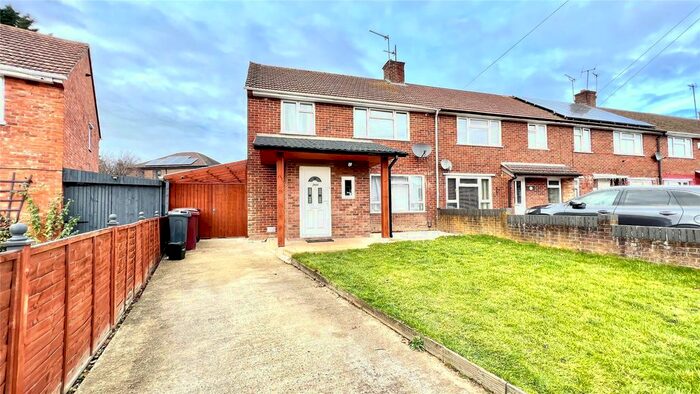 3 Bedroom End Of Terrace House To Rent In Gainsborough Road, Reading, Berkshire RG30
