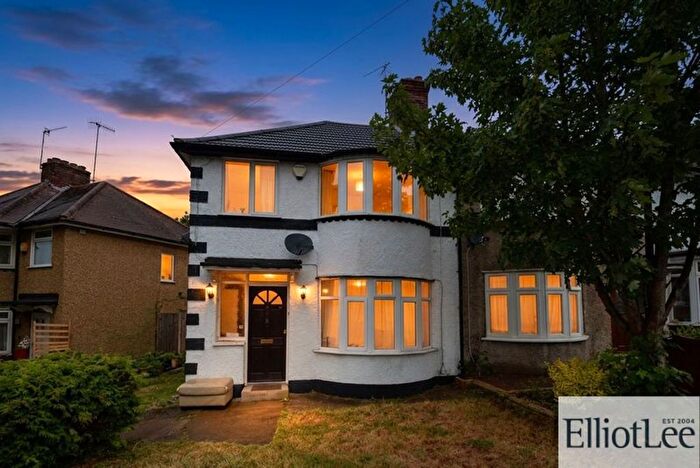 3 Bedroom End Of Terrace House To Rent In Dudley Road, Harrow, HA2