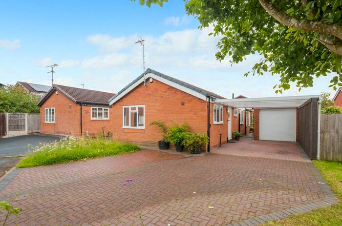 3 Bedroom Bungalow For Sale In Barony Way, Chester, Cheshire, CH4
