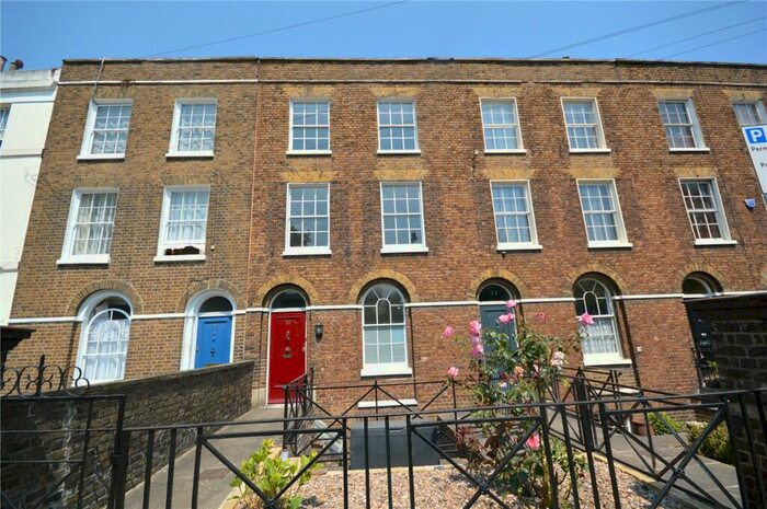 1 Bedroom Property To Rent In New Road, Rochester, Kent, ME1