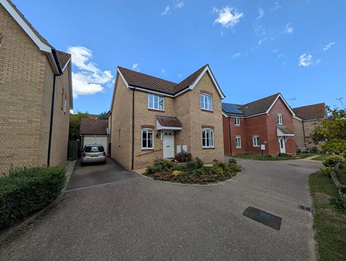 4 Bedroom Detached House For Sale In Long Avenue, Saxmundham, IP17