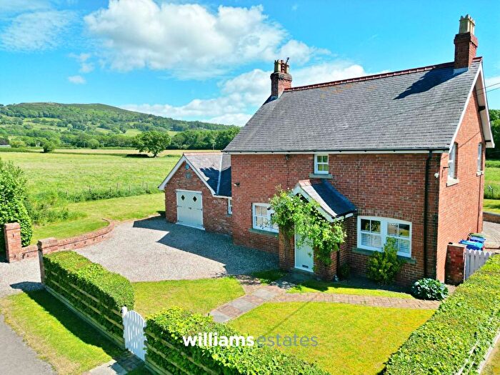 4 Bedroom Detached House For Sale In Holywell Road, Rhuallt, LL17