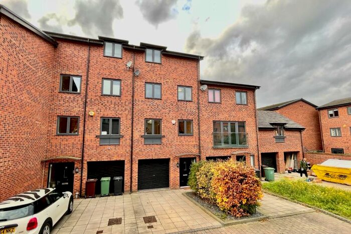 4 Bedroom Terraced House To Rent In Twine Street, Hunslet, Leeds, LS10