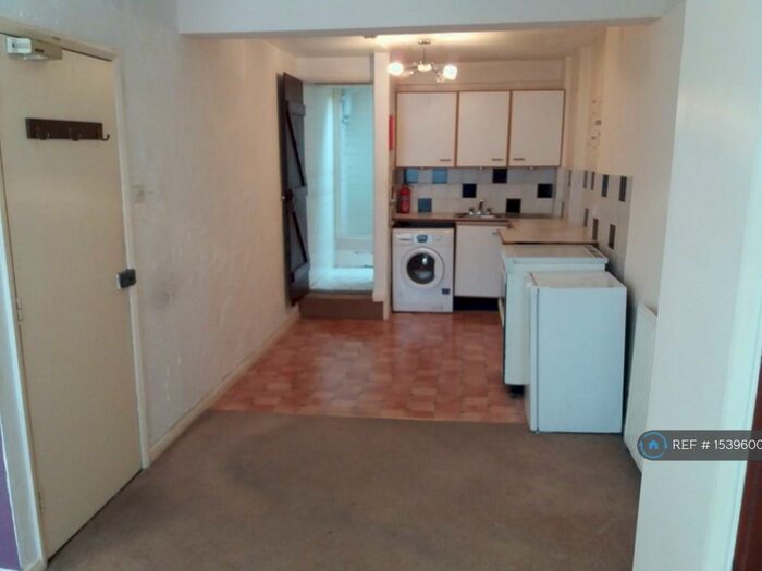 Studio To Rent In Week Street, Maidstone, ME14